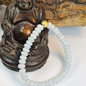 Pulseira de jadeíta birmanesa autêntica de grau A, translúcida e gelada, em formato de rosquinha, cor lavanda e branco leitoso, de 7,5 mm/MOJB0261