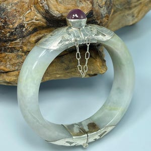 Certified Burmese Grade A Jadeite Jade Bangle (52mm-53mm) – Apple Green, Milky White, Ruby Center