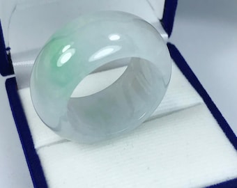 Anello in giada birmana autentica di grado A, taglia USA 12, color mela traslucida ghiacciata e verde imperiale con bianco latte/Anello in giada/Gioielli/MOJR0339