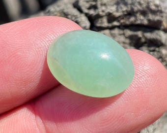 Pietra sciolta di giadeite verde mela vivida del Myanmar di tipo A da 17 carati certificata per anello a sella/Pietra sciolta di giada a forma di cabochon/Taglio a sella/MOJS004