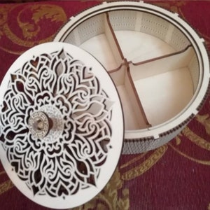 Panier de boîte ronde en contreplaqué découpé au laser avec compartiments. Fichiers découpés au laser SVG, DXF, CDR. Téléchargement instantané, fichier cnc, boîte en bois découpée au laser.  127
