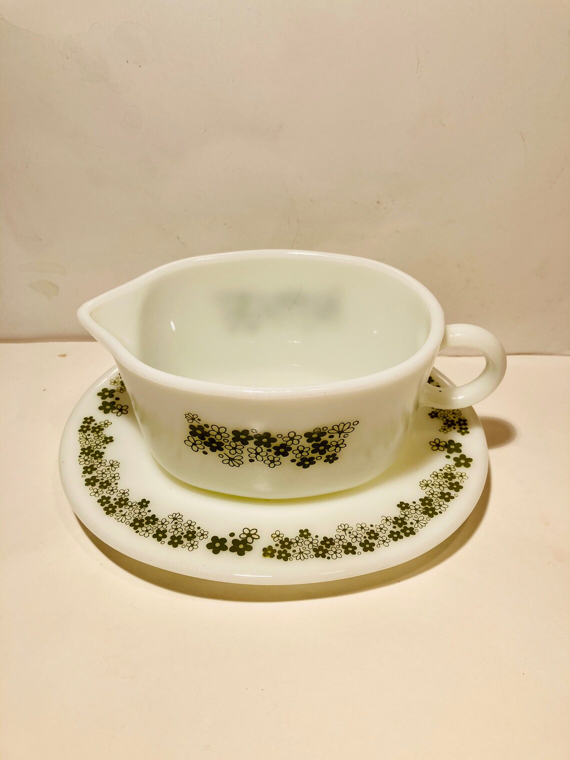 Retro Pyrex spring blossom gravy boat and underliner. Pyrex Etsy