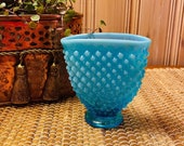 Fenton blue hobnail fan vase. Collectible Fenton glass. Opalescent blue hobnail glass vase. Fan shaped vase. Art glass vase.