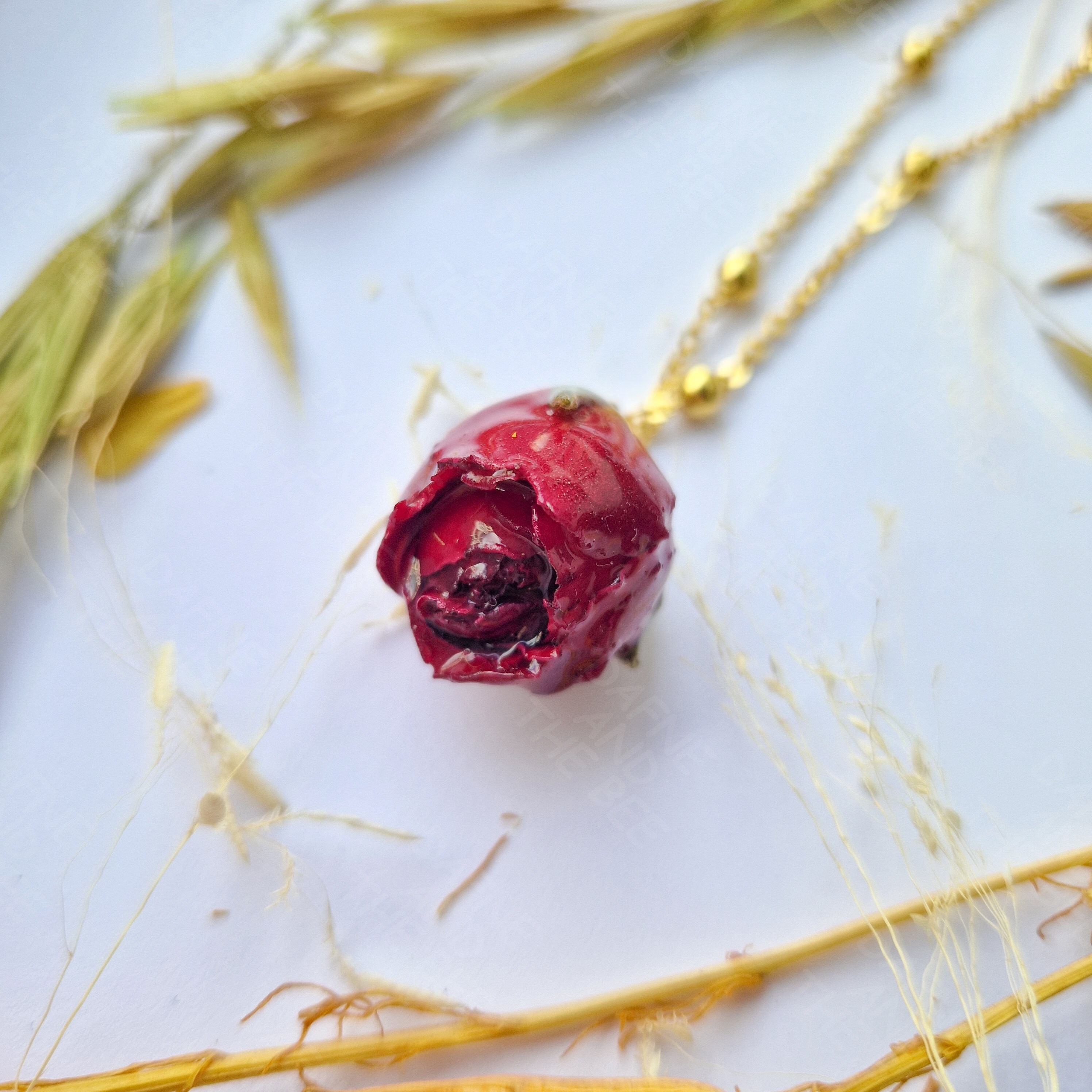Real Pressed Flowers in Resin, Gold Pig Necklace in Light Pink 28 / Red