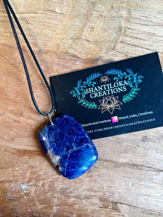 Sodalite jewellery shop