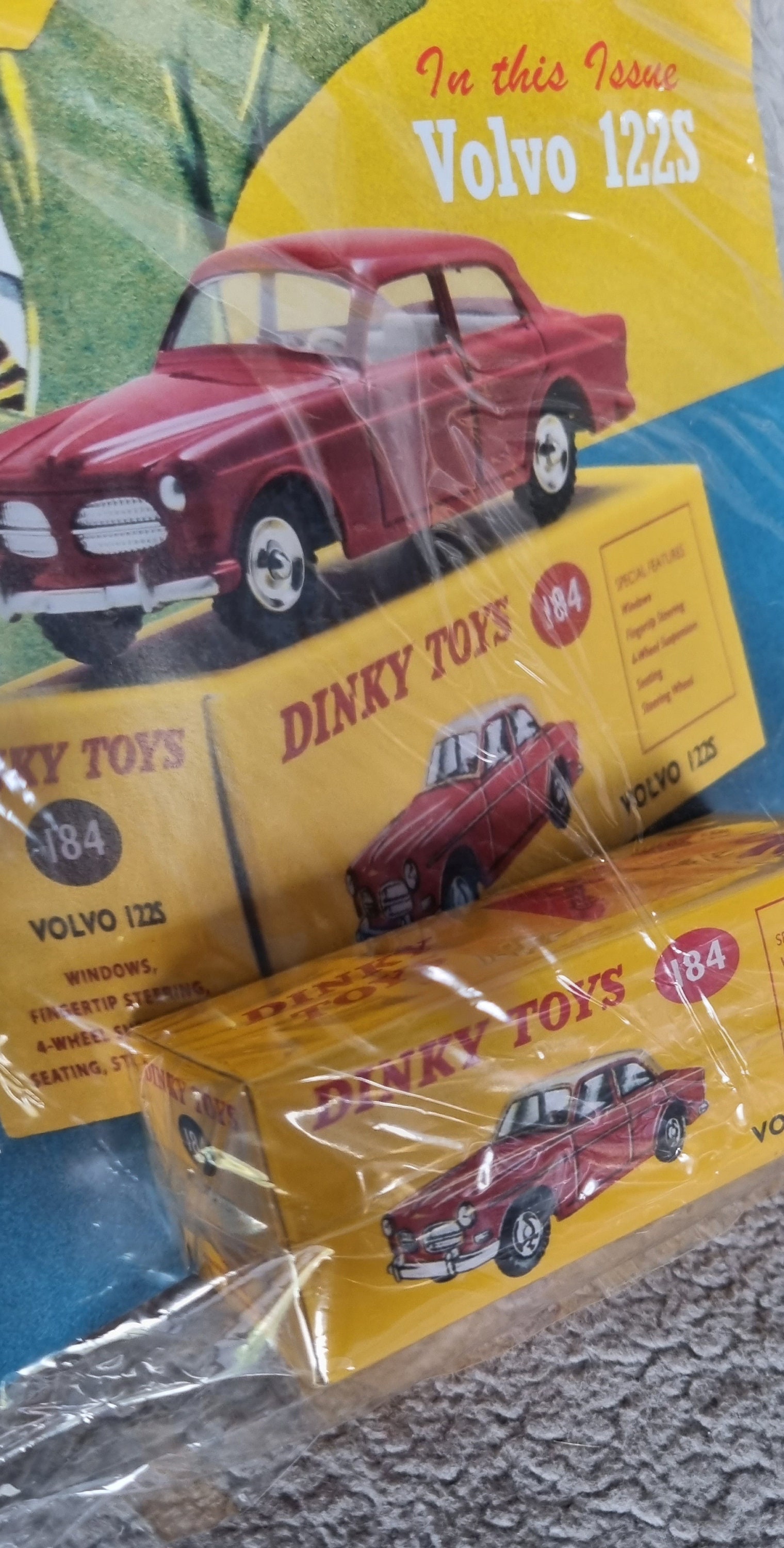 DINKY TOYS : Panhard P.L. 17, réf. 547, couleur lilas, avec suspension, aménagements