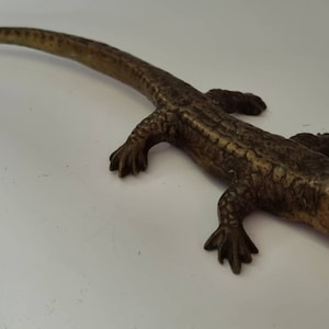 Rare vintage brass crocodile alligator reptile paperweight desk ornament animal. app 24 cms