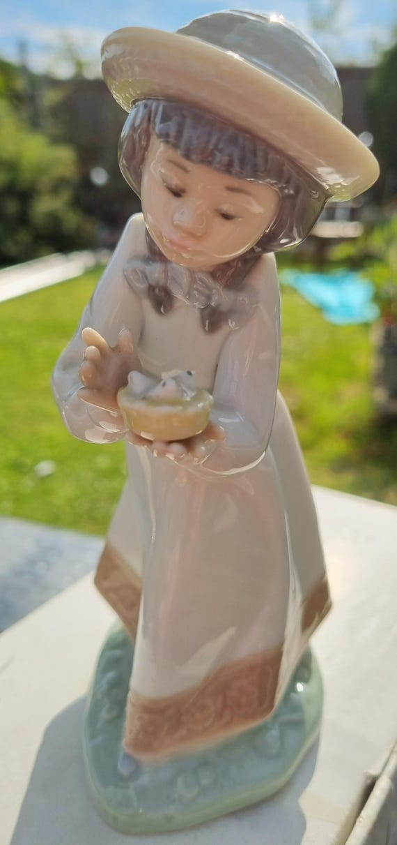 LLADRO かわいい少女　絶版 5393 値下げ LLADRO かわいい少女 絶版 5393 値下げ LLADRO かわいい少女 絶版 5393