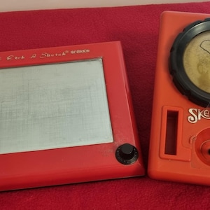 ビンテージ Skedoodle ゲーム 1979 フランス、915731、21 x 14cm。動作確認済み & Etch A Sketch 24.5 x 20cm、描画玩具 1970 年代 マジックスクリーン レトロ。