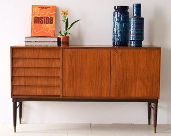 Skandinavisches Vintage-Sideboard aus Teakholz mit Messingspitzen