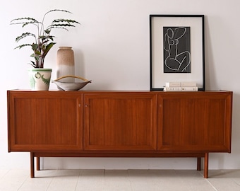 Vintage-Sideboard aus Teakholz mit 3 Türen – Original skandinavisches Design