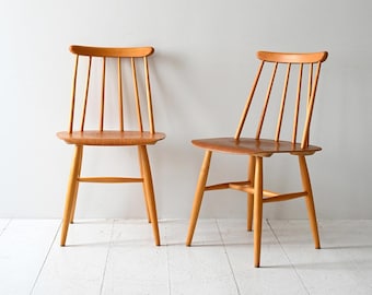 Pair of Original 1950s Fanett Chairs by Ilmari Tapiovaara in Natural Beech