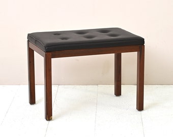 Pouf/tabouret en palissandre et cuir noir du milieu du siècle - Design rétro scandinave, repose-pieds moderniste