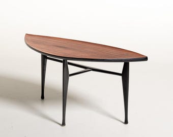 Mesa Rytm de Yngve Ekström para Westbergs, mesa auxiliar sueca de teca de los años 50, diseño orgánico asimétrico, estilo escandinavo de mediados de siglo.