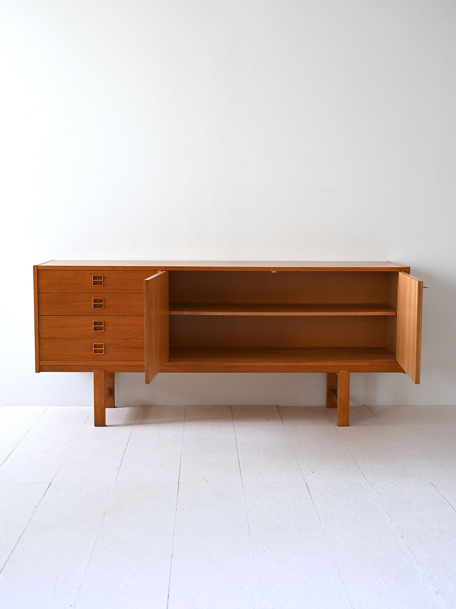 Sweden vintage cupboard 60s スウェーデン Vintage Tall Swedish Teak Linen Cabinet | The Vintage Hub |