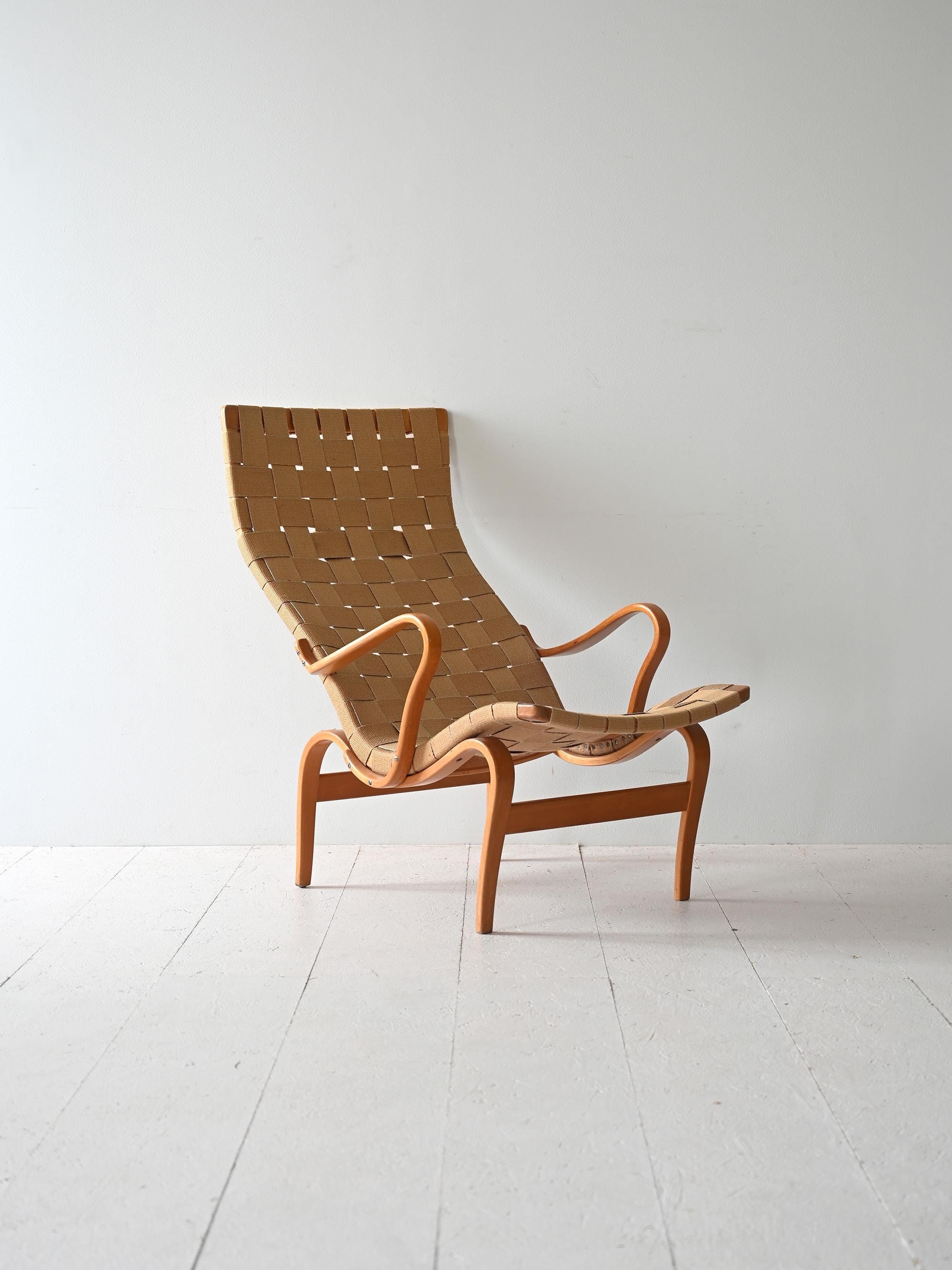 Chaise et ottoman vintage 'Pernilla' par Bruno Mathsson, design scandinave des années 1960, bois courbé et assise tissée