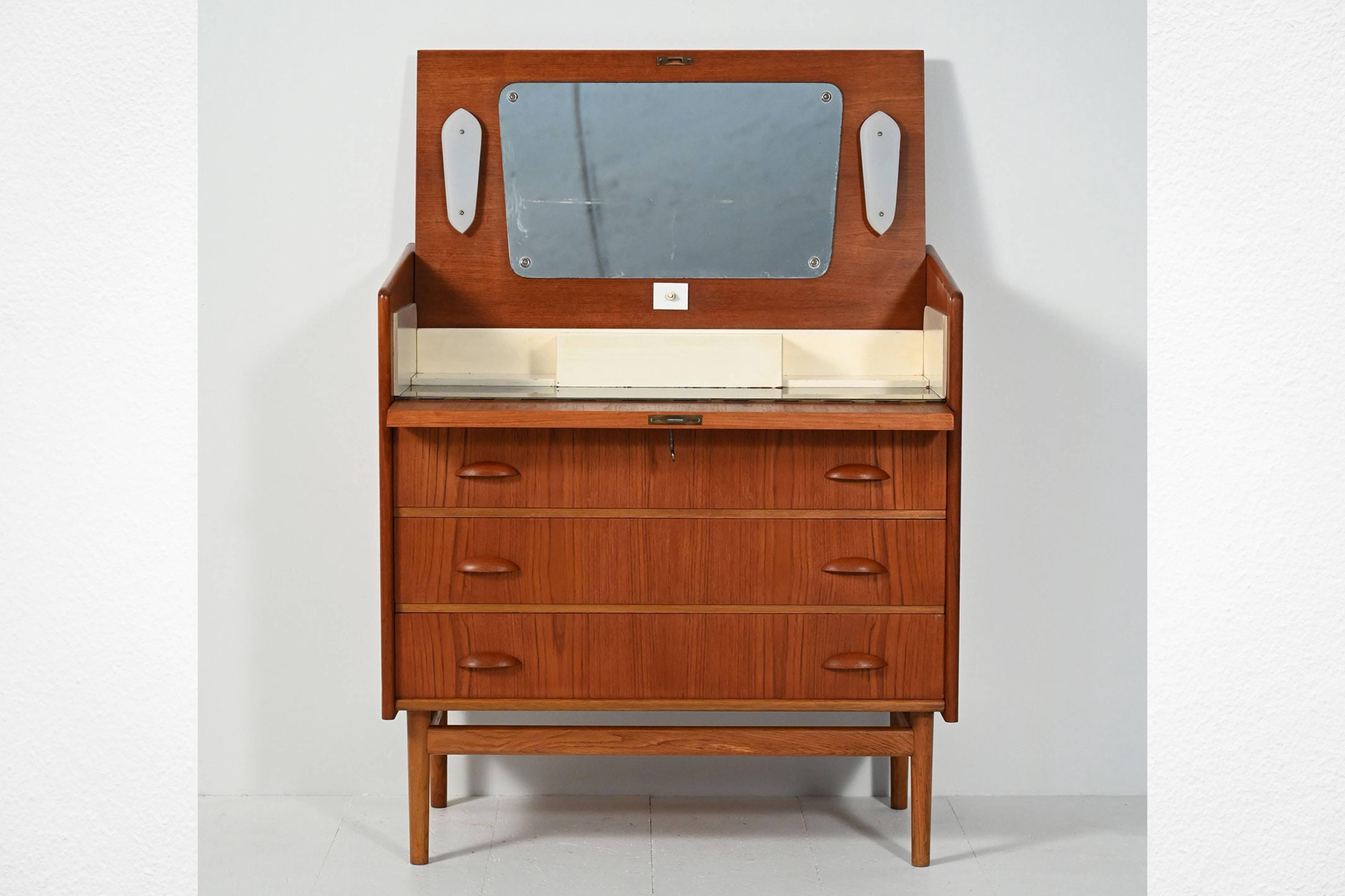 mid century modern dresser mirror Mid Century Modern Dixie Triple Dresser w/ Mirror