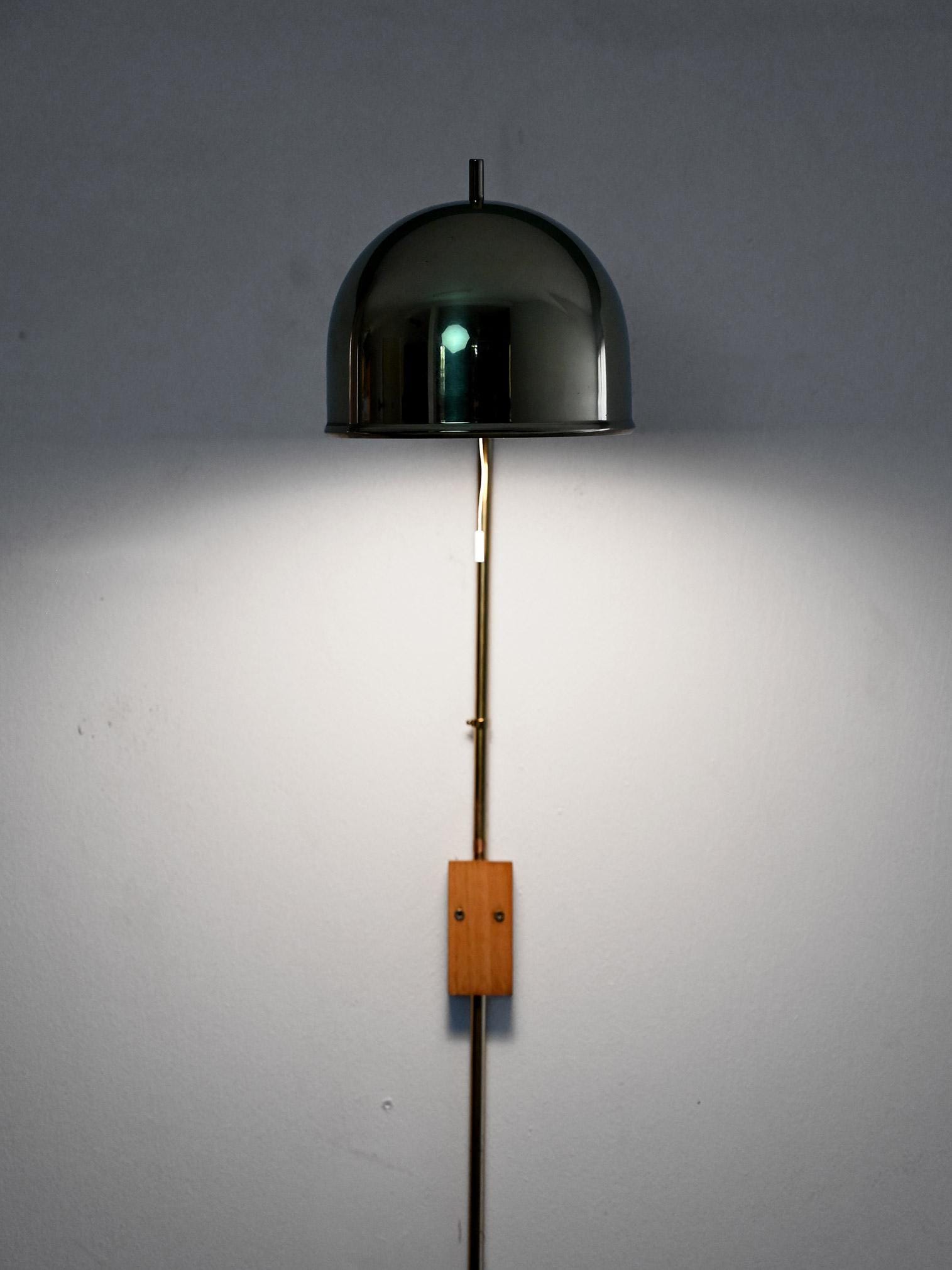 Scandinavian Vintage Brass Wall Lamp V-75 by Eje Ahlgren for 