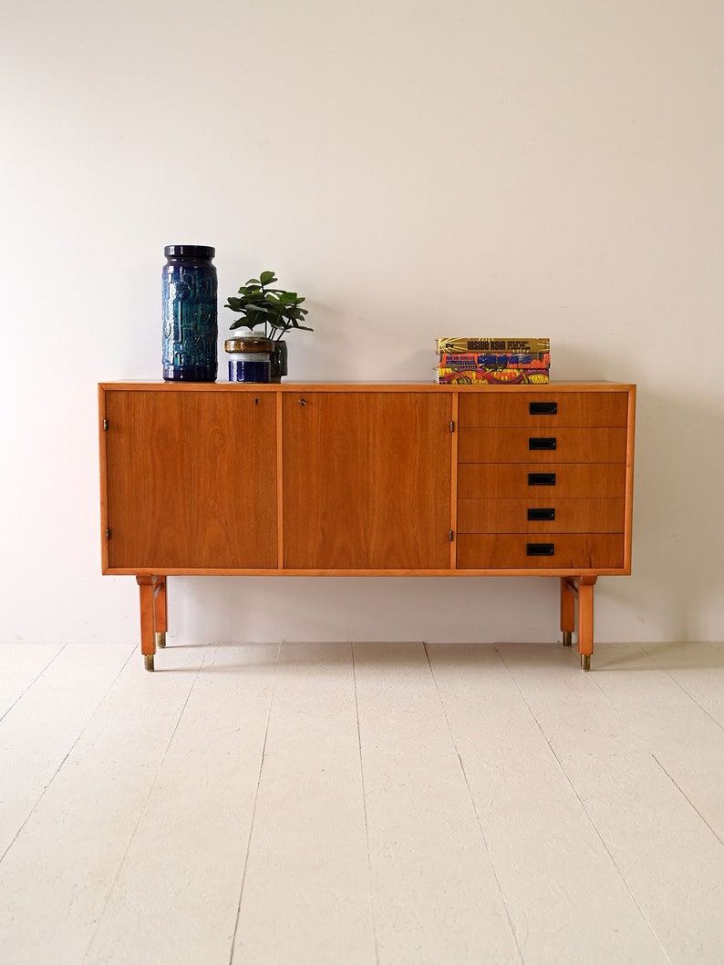 Skandinavisches Teak-Sideboard mit Schubladen nordische Vintage-Eleganz aus den 60er Jahren Bild 1