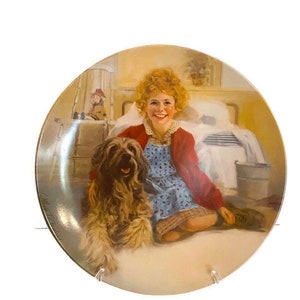 1982 Annie and Sandy Collectible Plate by Knowles and William Chambers. Plate Number F2878