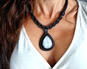 Collares con piedras naturales