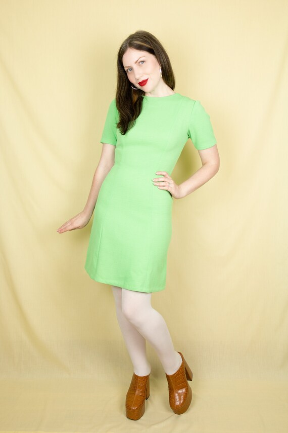 1960s Handmade Lime Green Crimplene Mod Dress Sho… - image 2