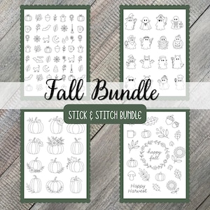 Puede incluir: Una colección de cuatro hojas blancas con diseños de arte lineal en negro para bordar, etiquetadas como Fall Bundle y STICK & STITCH BUNDLE. Las hojas muestran varios motivos que incluyen calabazas, fantasmas disfrazados, hojas, flores y texto.