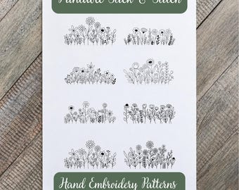 Könnte beinhalten: Ein weißes Blatt mit acht verschiedenen floralen Arrangements in schwarzer Strichzeichnung für Stickereien. Der Text Printable Stick & Stitch und Hand Embroidery Patterns steht in Weiß auf zwei dunkelgrünen Bannern oben und unten.