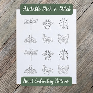 Puede incluir: Una hoja blanca con dibujos de líneas negras de insectos que incluyen libélulas, abejas, mariquitas, polillas y orugas. El texto Printable Stick & Stitch y Hand Embroidery Patterns se muestra en blanco sobre dos pancartas rectangulares.