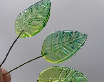 Groot geperst glasblad met gesmolten draad/oogpen. 30 mm. Twee getinte Green (10 stuks per prijs)