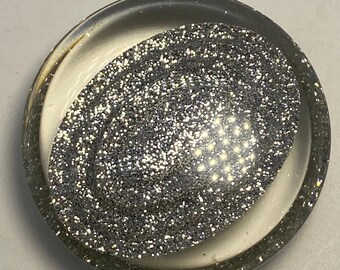 Large resin glitter button from Hong Kong. 37mm ( 1 piece per price)