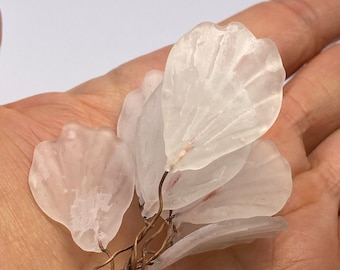 Venetian white frosted glass scallop leaves. 1920&#39;s ( 6 pieces per price)