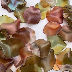 Large vintage acrylic Rose petals. Hand painted from our studio. 38mm  Mixed shimmer iridescent tones. ( 12 peices per price)