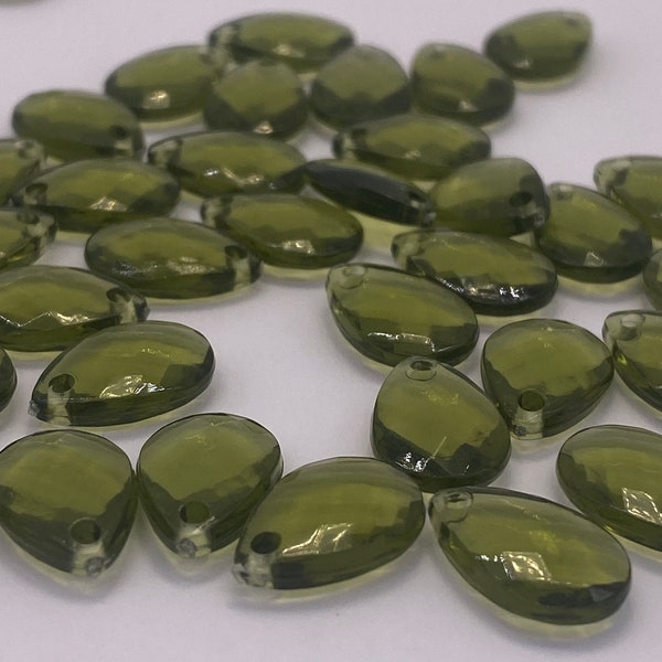 Vintage facetted flat tear drop. Olive green Acrylic. 13mm ( 30 pieces per price)