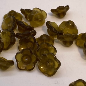 Glasblütenperlen aus Tschechien (15 Stück)