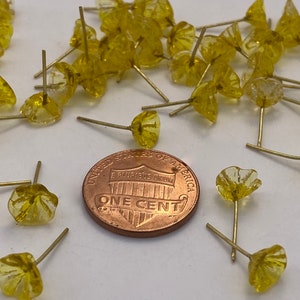 Hand made tiny glass flower drop beads with brass wire. Yellow. ( 30 pieces per price)