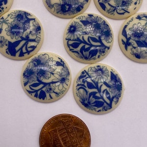 Vintage printed floral disk/cabochon. Acrylic 18mm. No Hole. 10 pieces per price image 2