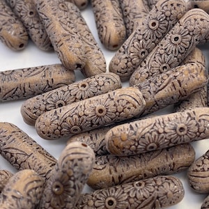 Vintage Oriental style tube beads with engraved floral pattern, Acrylic. (30 pieces per price)