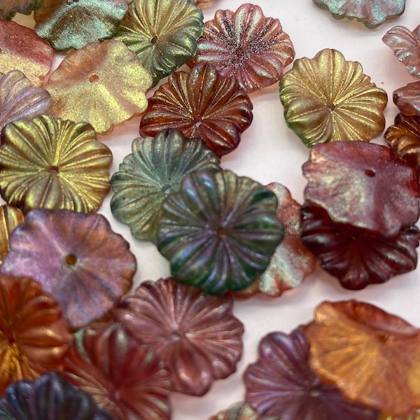 Monochromatic Petunia flower beads. Mixed tones with iridescent finishes. 14mm ( 30 pieces per price)