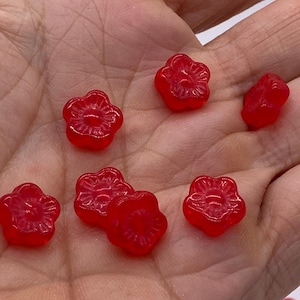 Flores de cristal checo vintage de 10 mm, color rojo (40 piezas por precio)