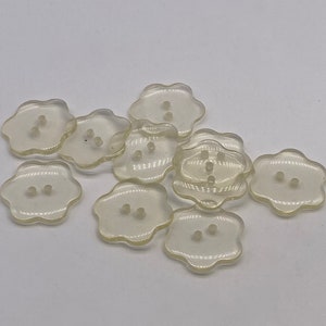 Clear transparent flower shaped buttons (1 peice per price)