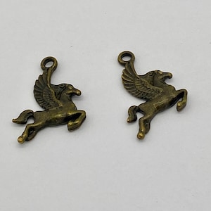 20mm Pegasus Charm/Pendant. Stamped Brass with Bronzed finish. ( 10 Piees per price)