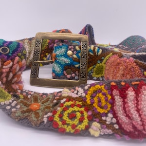 Hand embroidered Peruvian wool belt with Brass Buckle. Size Medium. 40 inches Length. (Light grey base, Square Buckle)