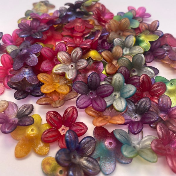 MIxed lot of multi-toned Iridescent flower beads. Acrylic. 21mm ( 30 peices per price)