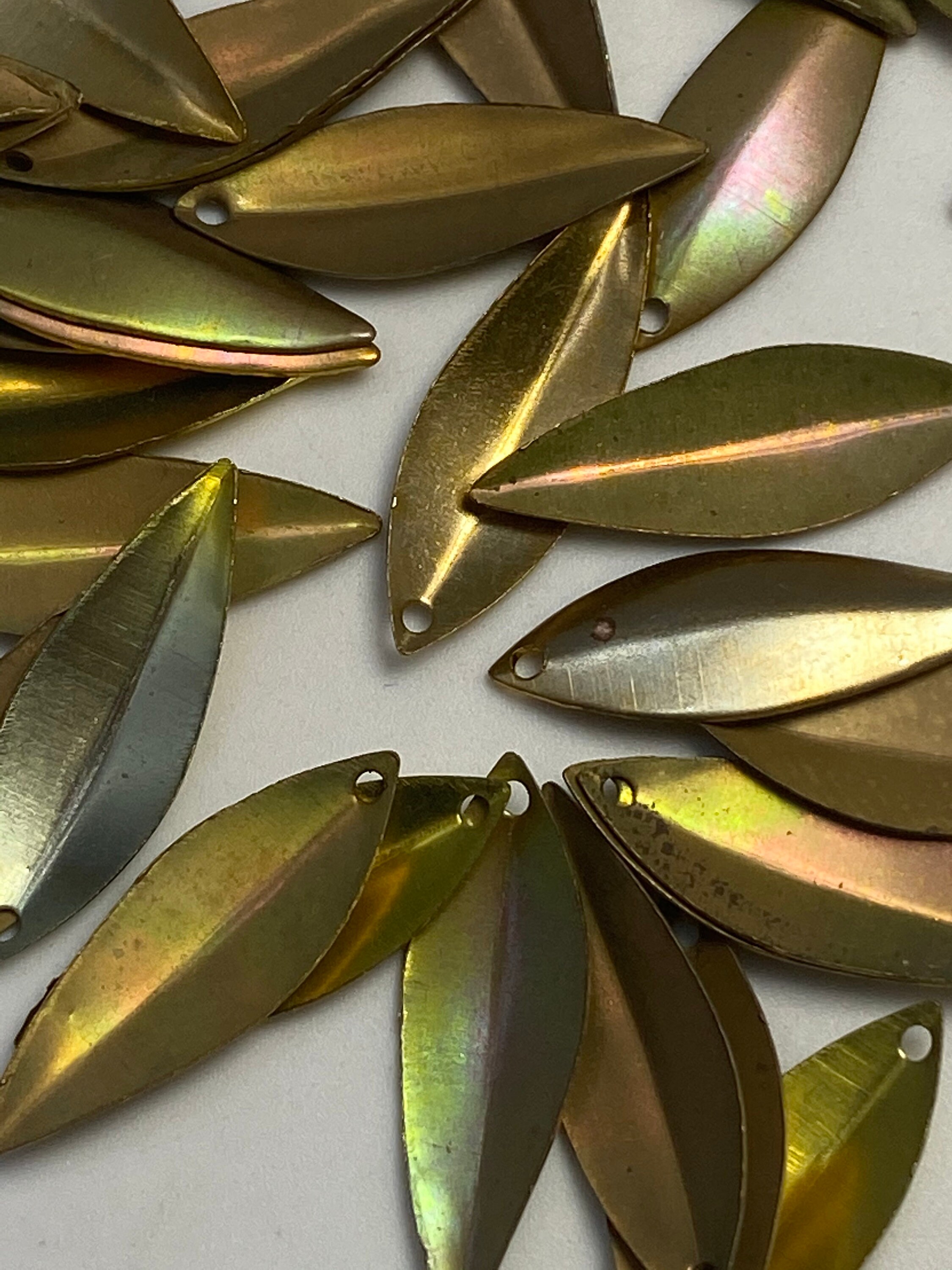 Raw brass stamped drop leaves. (40 pieces per price)
