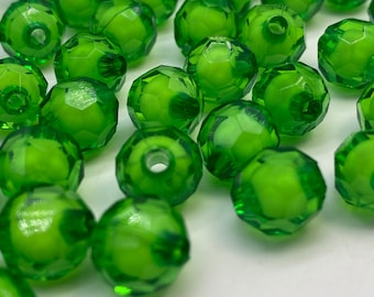 Facetted opaque and transparent acrylic beads. Bright green ( 40  pieces per price)