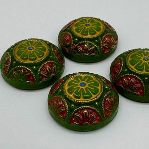 Cabochão de vidro vintage pintado à mão da Alemanha (2 peças por preço), 18 mm, verde e vermelho.