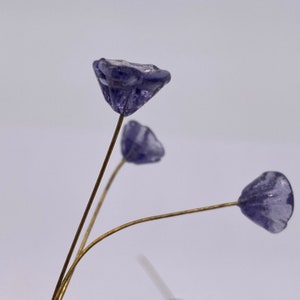 Fiori di vetro fatti a mano con perno in ottone fuso. 10mm. Viola. ( 20 pezzi per prezzo)