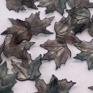 Hand painted maple leaves. Granite and Emerald. Acrylic 19mm ( 30 pieces per price)