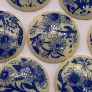 Vintage printed floral disk/cabochon. Acrylic 18mm. No Hole. 10 pieces per price image 1